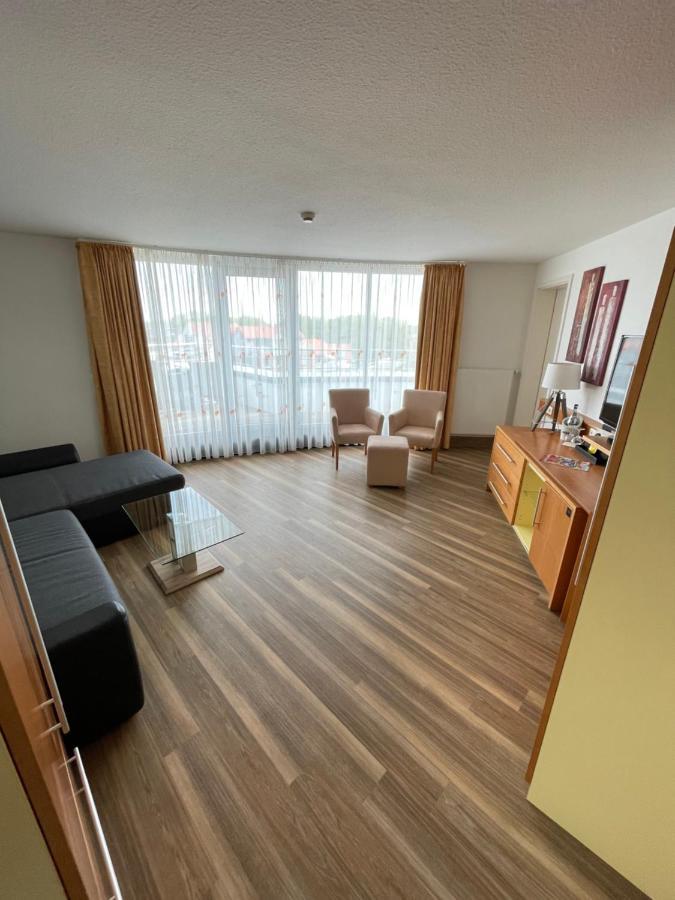 Nordseehotel Benser Hof Am Hafen Bensersiel Bagian luar foto